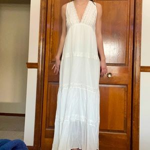 Forever 21 White Maxi Dress Size Small